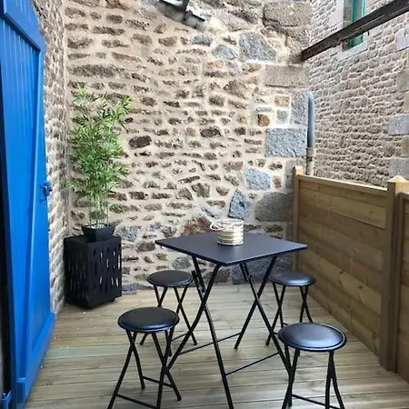 Location Saisonniere A Holiday home Montours